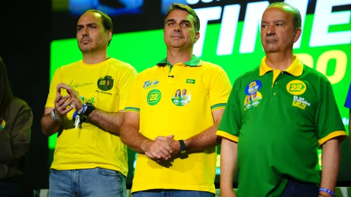 Lula ataca Flávio em reduto bolsonarista