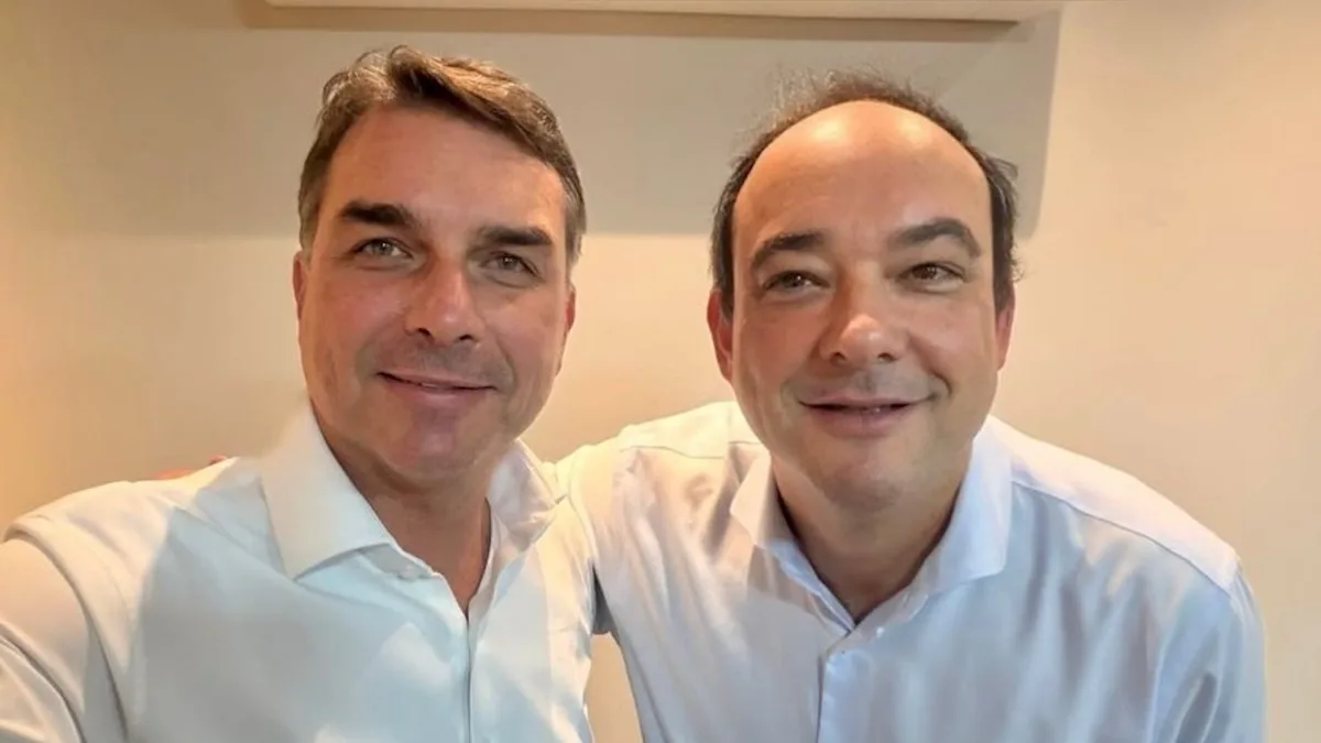 Candidato do PL ao governo de MG é internado