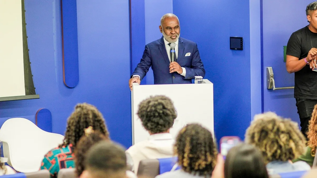 Cotas para negros exigem vigilância, diz Fundo Baobá