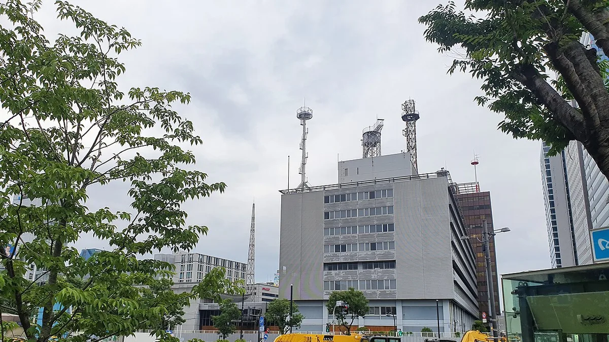 Tufão Dujuan atinge o Japão com chuvas e ventos fortes