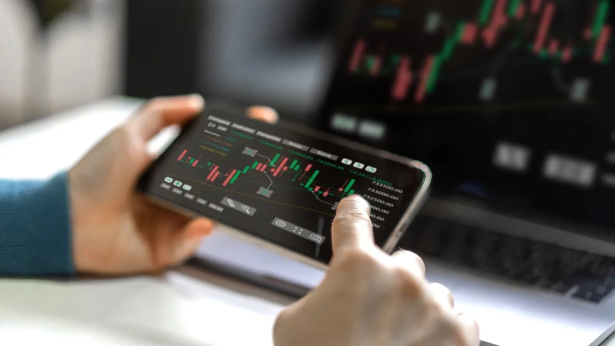 Mulheres avançam no mercado de criptomoedas no Brasil