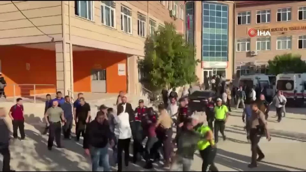 Aluno abre fogo em escola na Turquia e deixa 11 feridos