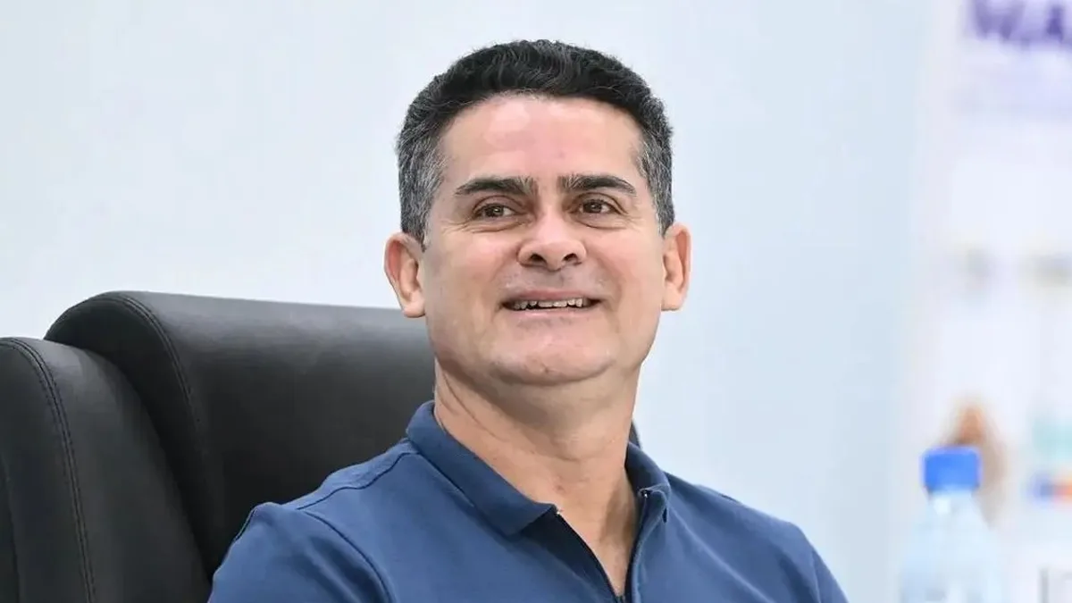 David Almeida deixa prefeitura e mira governo do Amazonas
