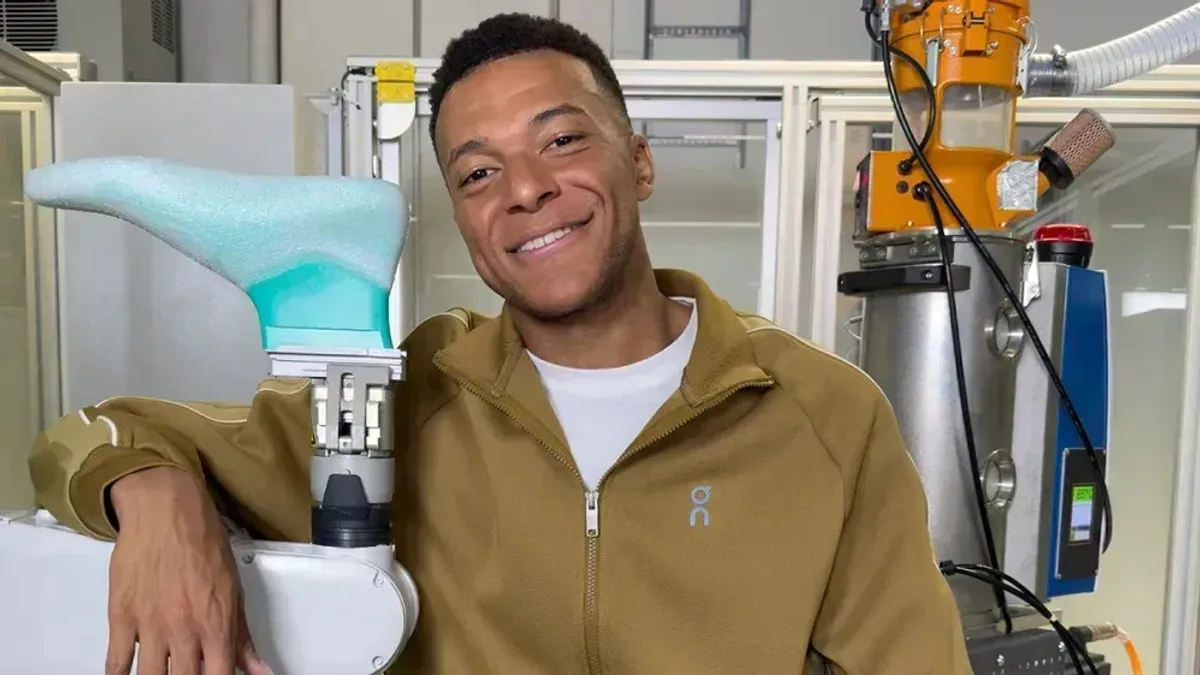 Mbappé abandona Nike e assina com a On