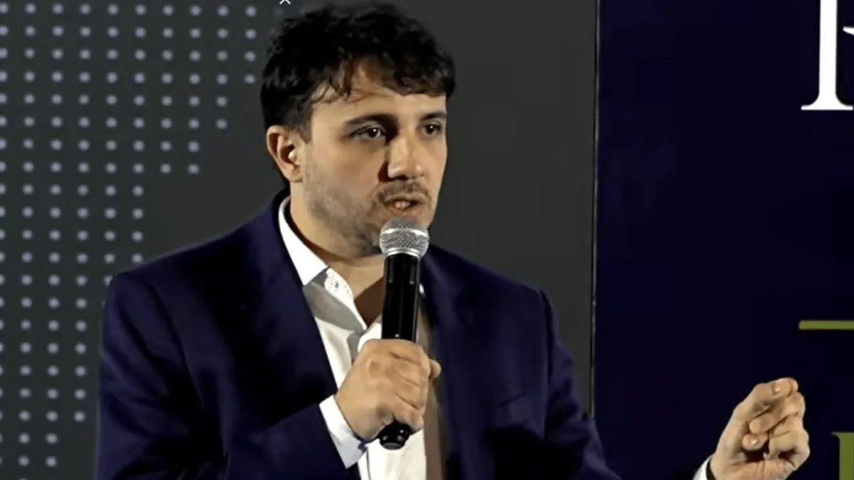 Renan Santos quer tirar julgamento de políticos do STF