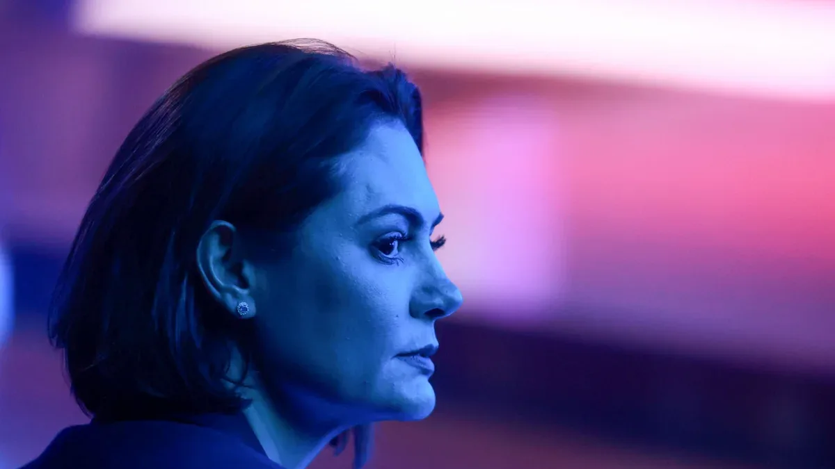 Michelle lamenta morte de Rick e relembra laço com Bolsonaro