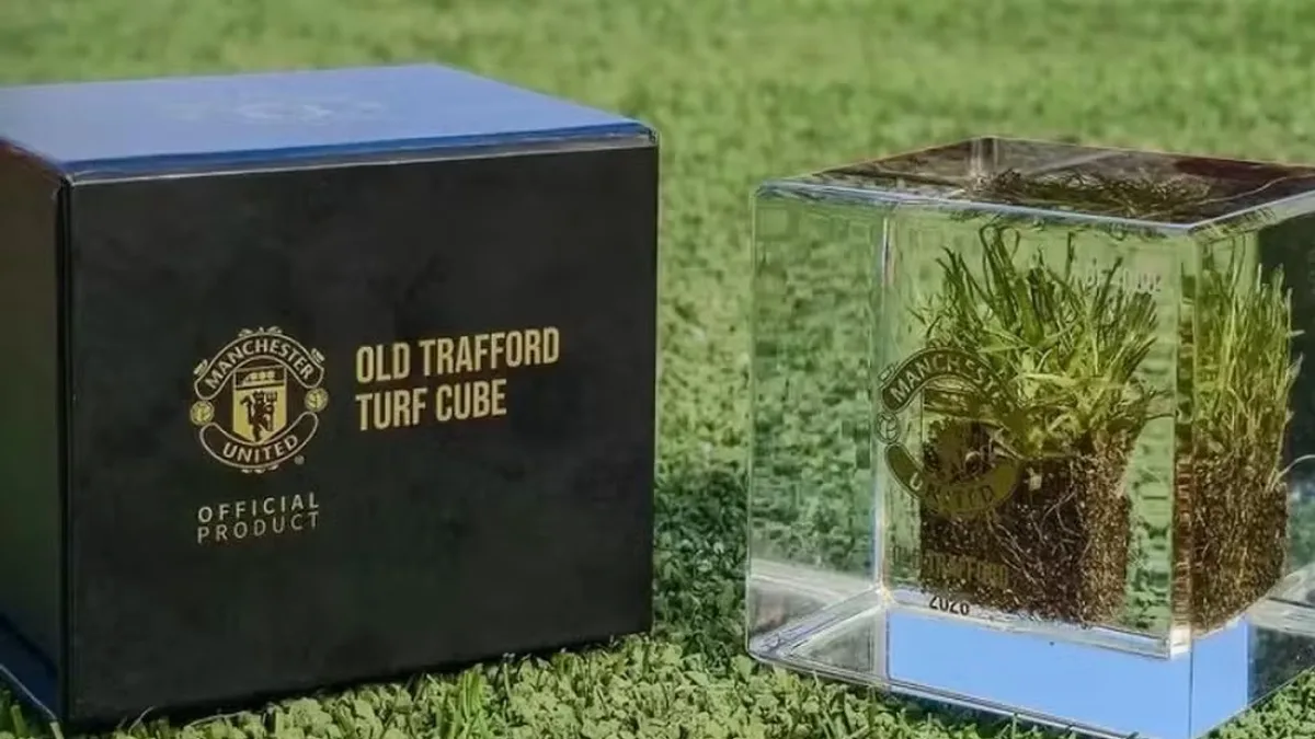 Manchester United tem prejuízo milionário e vende grama
