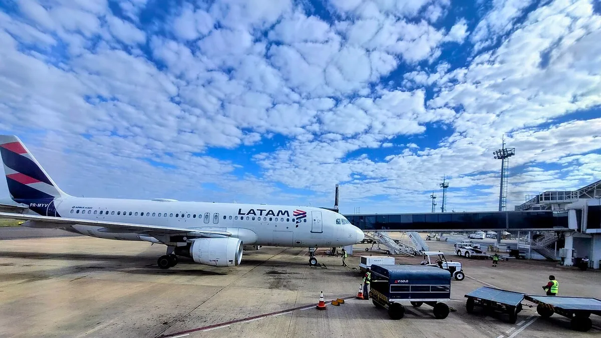 Motor de avião pega fogo e Aeroporto de Goiânia fecha