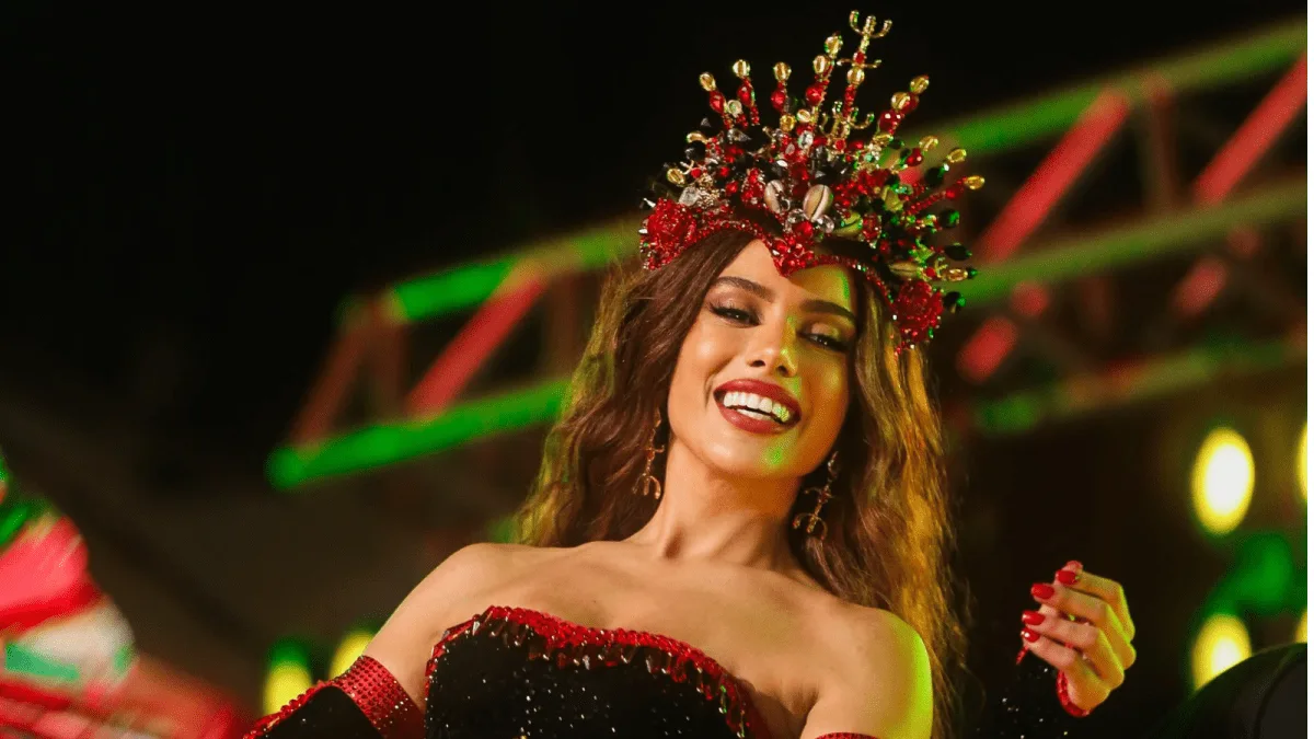 Anitta assume coroa na Grande Rio e avisa: "Vim pra ficar"