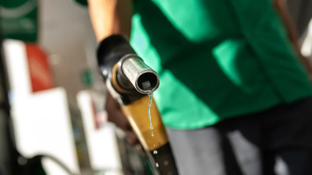Governo prorroga subsídio do diesel por 30 dias