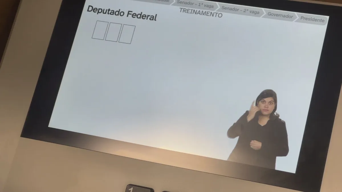 Eleitores chegam sem colinha completa na reta final