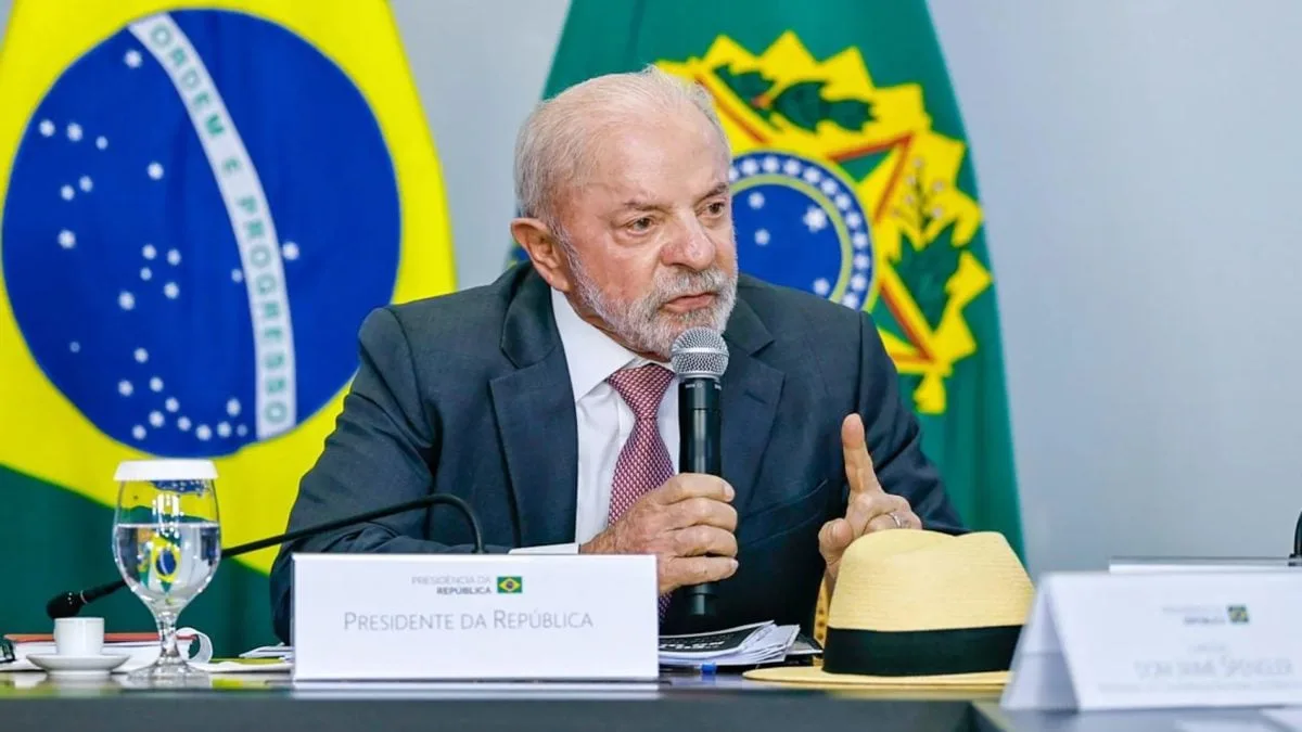 Governo convoca clubes e CBF após banir as bets