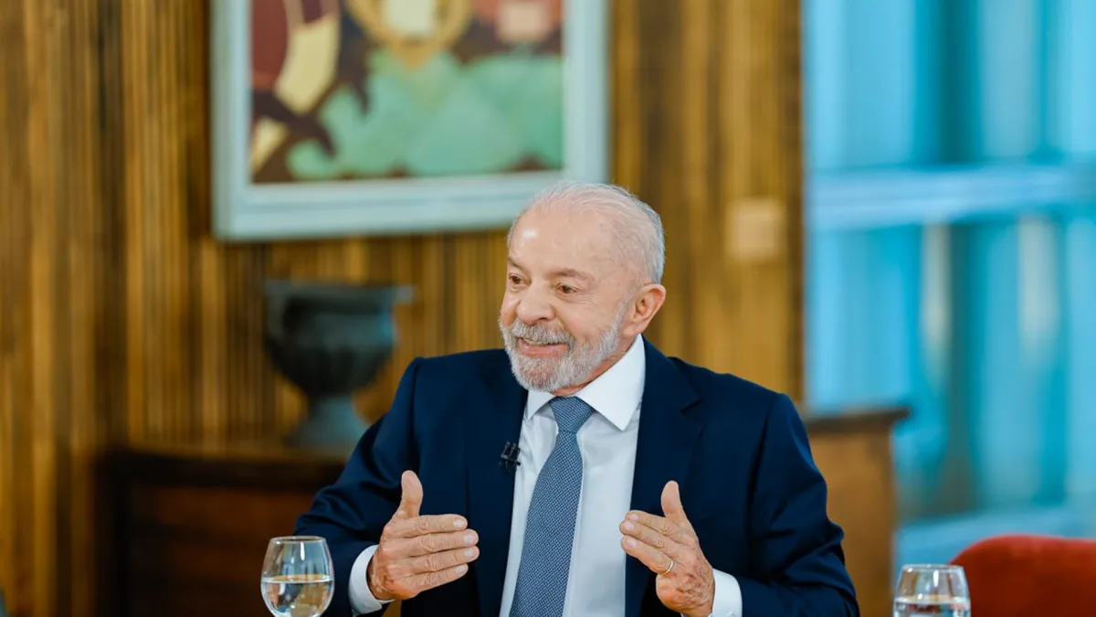 Lula minimiza alta da dívida e descarta pânico na economia