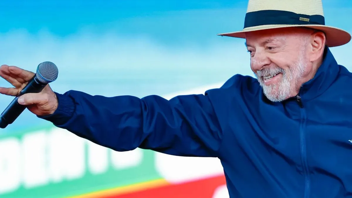 Lula mira voto indeciso após avanço de Flávio Bolsonaro