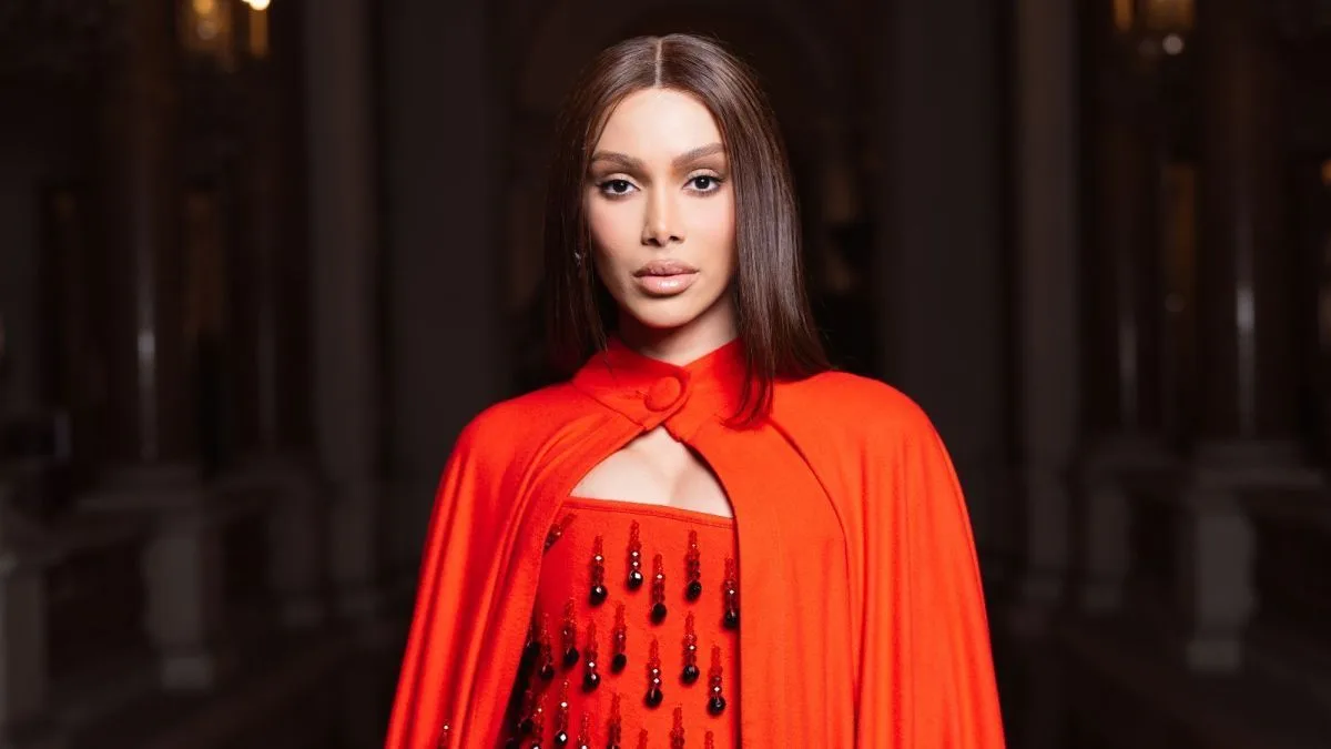 Anitta brilha no 3º desfile da L'Oréal em Paris