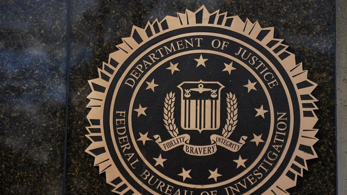 Hackers vazam dados de funcionários do FBI