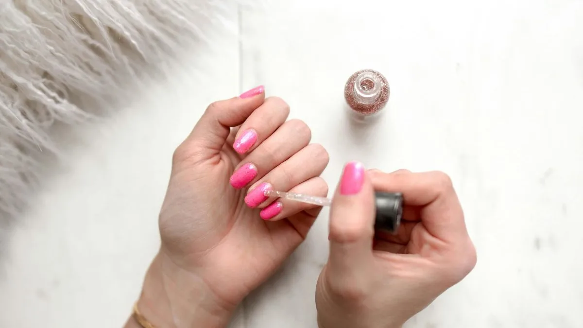 Os 7 erros comuns que fazem o esmalte descascar