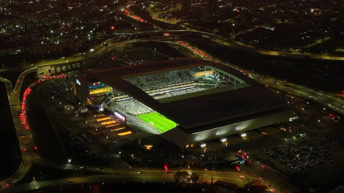 Corinthians propõe à Caixa quitar dívida com naming rights
