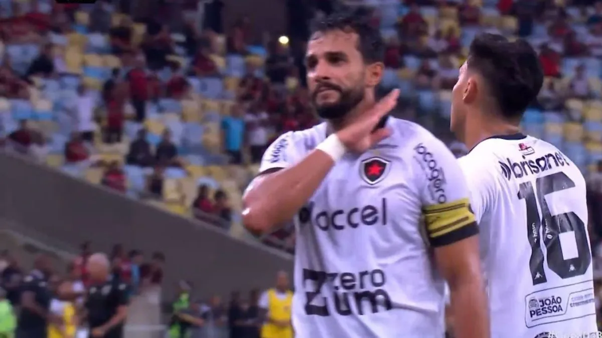 Henrique Dourado deixa o Botafogo-PB após confusão