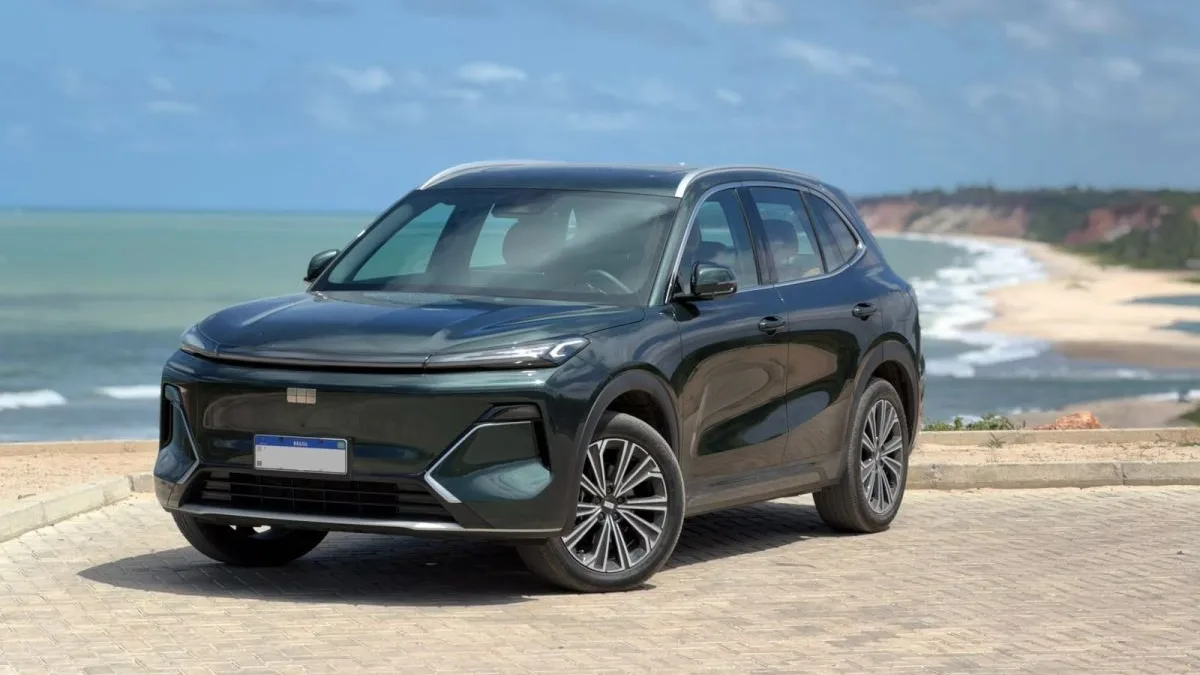 Geely EX5 EM-i estreia no Brasil e impressiona