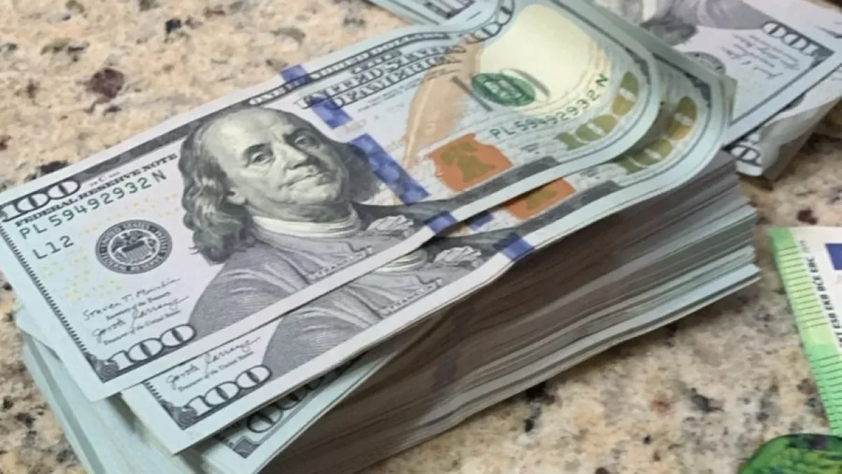 Bolsa sobe e dólar recua com inflação nos EUA