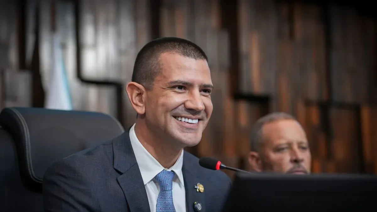 MPRJ investiga Douglas Ruas por lavagem e peculato