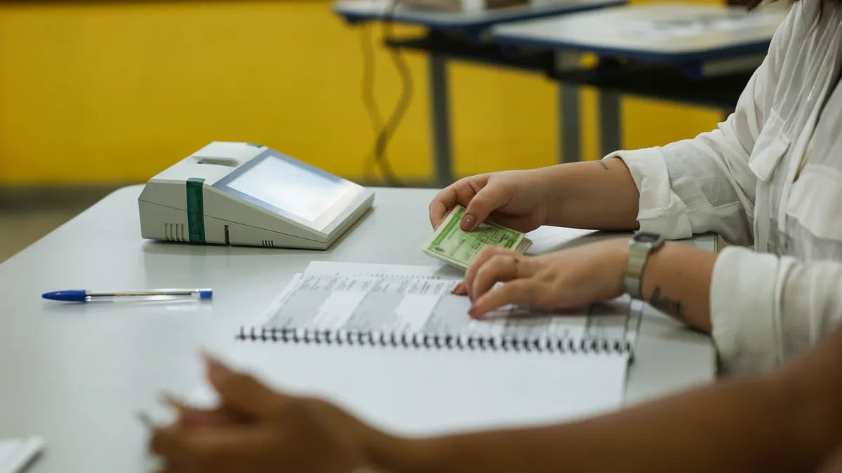 Trabalhar nas eleições dá direito a folga? Veja regras