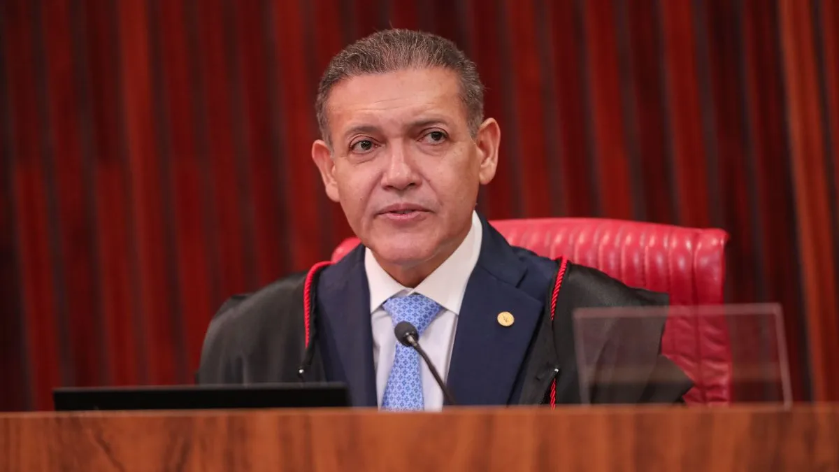 TSE convoca eleitores para acompanhar fim da votação