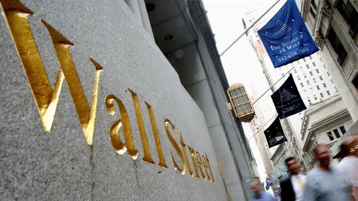 Wall Street sobe com techs e juros dos Treasuries