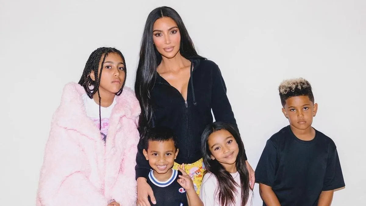 Kim Kardashian revela rotina com cinco babás