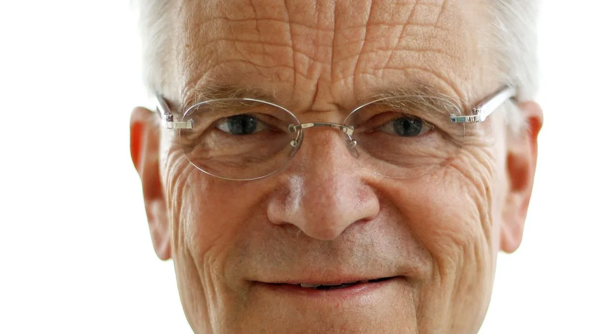 Morre Jeffrey Archer, escritor e político, aos 86