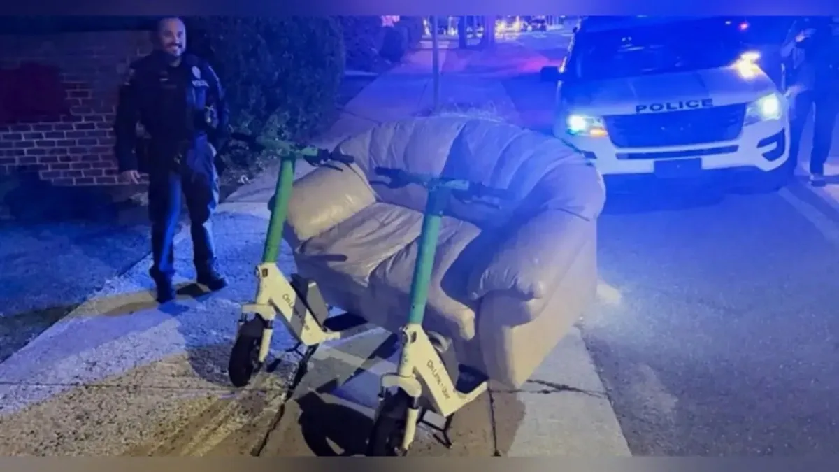 Sofá motorizado com patinetes é apreendido pela polícia